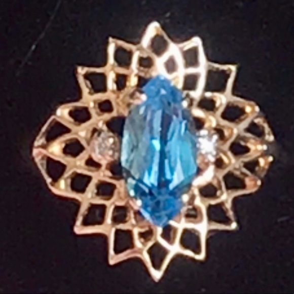 ❌❌❌SOLD❌❌❌ 10KT GENUINE BLUE TOPAZ , DIAMOND RING - Picture 2 of 15